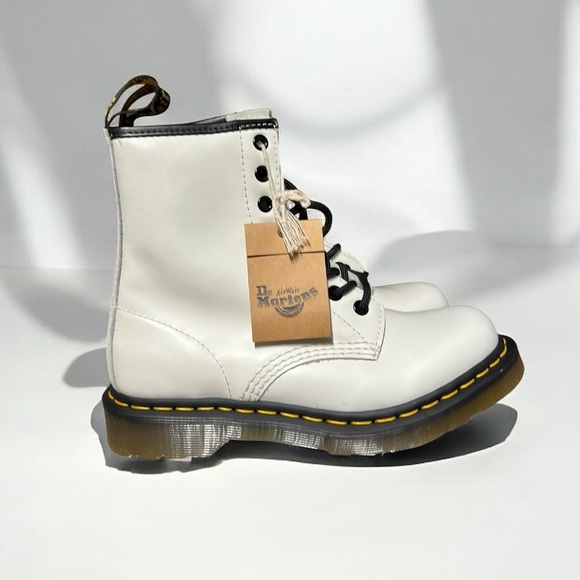 🌻NEW w/tags Dr. Martens White Combat Boots – Classic Doc Martens Style Size 6 - Picture 3 of 11